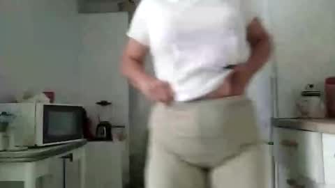 Snapshot of mya_myrella chatting on 10/23/25, 10:25 mya_myrella online show from 10/23/25, 10:25