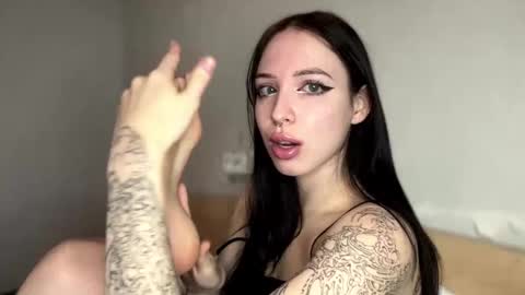 Viola online show from 10/19/25, 07:53