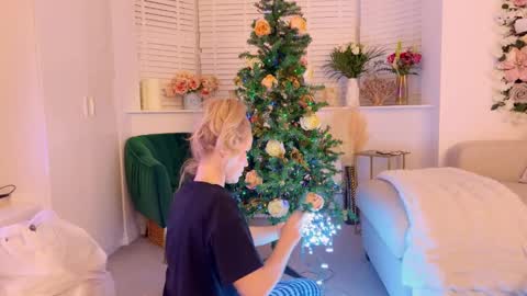 Mya-be Yours P online show from 12/06/24, 10:52