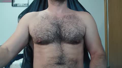 Snapshot of myhairymacho chatting on 10/16/25, 12:11 Juan OF myhairymacho online show from 10/16/25, 12:11