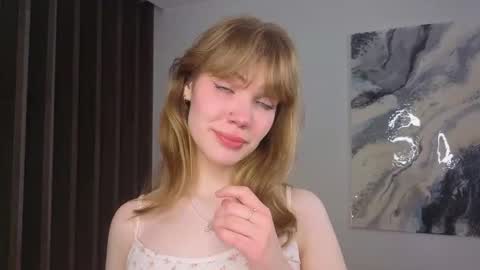 Snapshot of myismira chatting on 11/21/25, 04:11 Mira online show from 11/21/25, 04:11