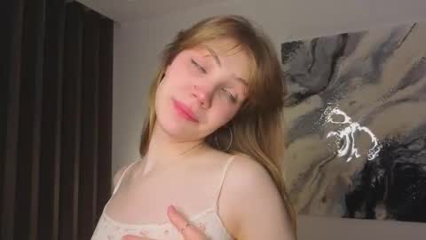 Snapshot of myismira chatting on 12/14/25, 04:18 Mira online show from 12/14/25, 04:18