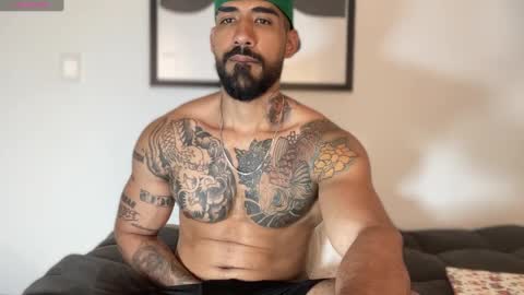 Snapshot of myke_esthetic chatting on 12/05/24, 02:42 Myke esthetic online show from 12/05/24, 02:42