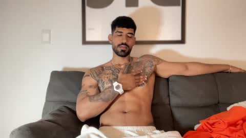 Snapshot of myke_esthetic chatting on 12/15/24, 07:02 Myke esthetic online show from 12/15/24, 07:02