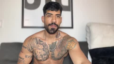 Snapshot of myke_esthetic chatting on 12/16/24, 01:31 Myke esthetic online show from 12/16/24, 01:31