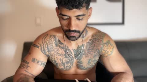 Snapshot of myke_esthetic chatting on 01/02/25, 02:33 Myke esthetic online show from 01/02/25, 02:33