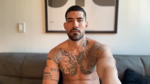 Snapshot of myke_esthetic chatting on 02/20/25, 10:26 Myke esthetic online show from 02/20/25, 10:26