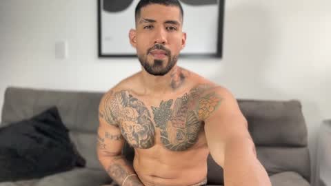 Snapshot of myke_esthetic chatting on 02/28/25, 09:44 Myke esthetic online show from 02/28/25, 09:44