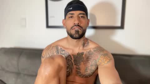 Snapshot of myke_esthetic chatting on 03/05/25, 02:03 Myke esthetic online show from 03/05/25, 02:03