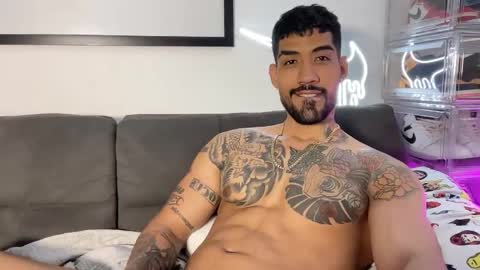 Snapshot of myke_esthetic chatting on 09/18/25, 05:59 Myke esthetic online show from 09/18/25, 05:59