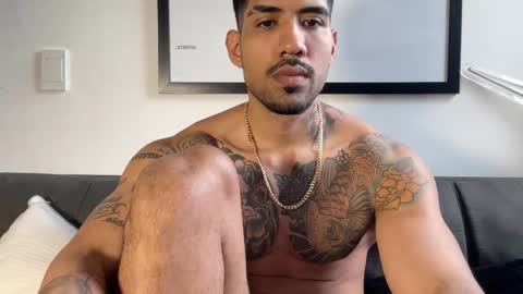 Snapshot of myke_esthetic chatting on 09/25/25, 08:01 Myke esthetic online show from 09/25/25, 08:01