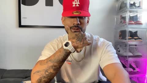 Snapshot of myke_esthetic chatting on 10/05/25, 07:01 Myke esthetic online show from 10/05/25, 07:01