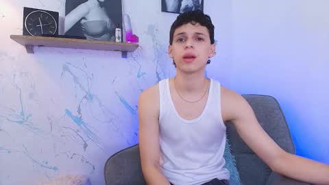 Snapshot of mykelcano chatting on 10/26/25, 02:01 Mykel online show from 10/26/25, 02:01