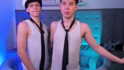 Snapshot of mykelcano chatting on 10/31/25, 09:16 Mykel online show from 10/31/25, 09:16