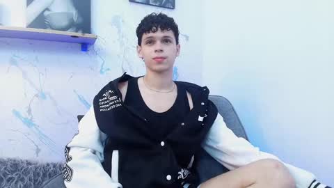 Snapshot of mykelcano chatting on 11/08/25, 12:38 Mykel online show from 11/08/25, 12:38