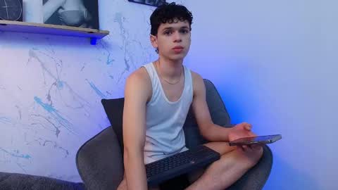 Snapshot of mykelcano chatting on 11/09/25, 05:11 Mykel online show from 11/09/25, 05:11