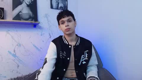 Snapshot of mykelcano chatting on 11/14/25, 03:00 Mykel online show from 11/14/25, 03:00