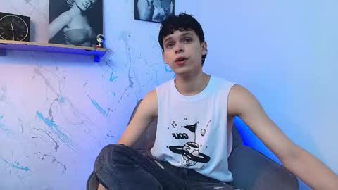 Snapshot of mykelcano chatting on 11/16/25, 04:34 Mykel online show from 11/16/25, 04:34