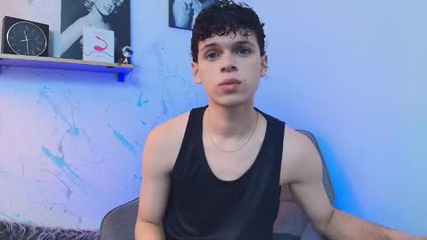 Snapshot of mykelcano chatting on 11/30/25, 02:43 Mykel online show from 11/30/25, 02:43