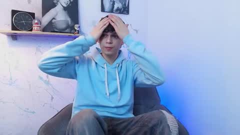 Snapshot of mykelcano chatting on 12/14/25, 05:46 Mykel online show from 12/14/25, 05:46