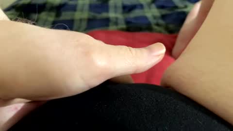 Snapshot of mykittyneedsuu chatting on 11/15/25, 12:02 Kitty online show from 11/15/25, 12:02