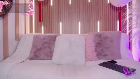 Snapshot of myladreams_ chatting on 01/15/26, 09:29 Myla online show from 01/15/26, 09:29