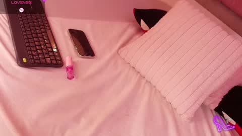 Snapshot of myladreams_ chatting on 07/14/26, 10:21 Myla online show from 07/14/26, 10:21