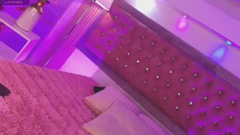 Snapshot of myladreams_ chatting on 07/19/26, 03:32 Myla online show from 07/19/26, 03:32