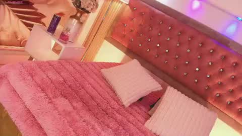 Snapshot of myladreams_ chatting on 07/20/26, 03:32 Myla online show from 07/20/26, 03:32