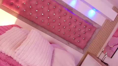 Snapshot of myladreams_ chatting on 07/27/26, 03:24 Myla online show from 07/27/26, 03:24