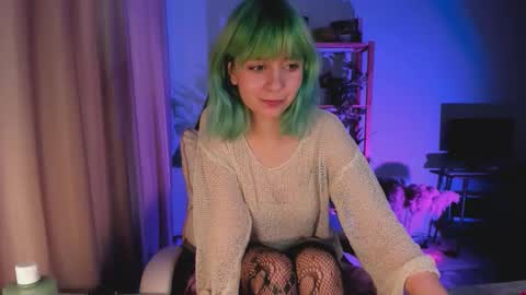 Snapshot of mylaweb chatting on 11/30/25, 05:22 MylaFlores online show from 11/30/25, 05:22