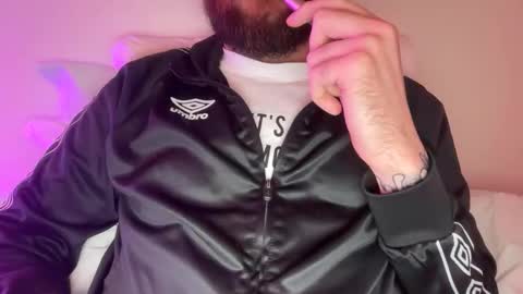 Snapshot of mymalehostage chatting on 12/19/25, 06:04 DrenchedButThirsty online show from 12/19/25, 06:04