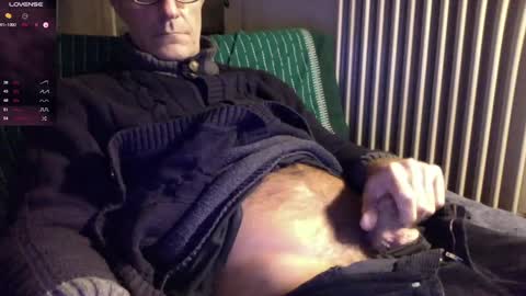 Bi sexy guy lovense hush is on private is open or password show tip if you like. online show from 12/24/24, 05:02