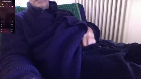 Bi sexy guy lovense hush is on private is open or password show tip if you like. online show from 12/31/24, 09:10