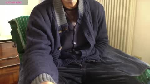 Bi sexy guy lovense hush is on private is open or password show tip if you like. online show from 11/19/25, 10:26