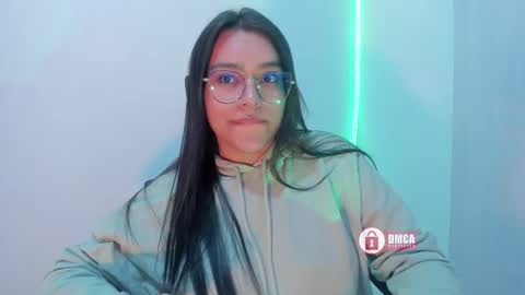 Snapshot of mypretty_isabella chatting on 09/10/25, 07:08 Bella online show from 09/10/25, 07:08