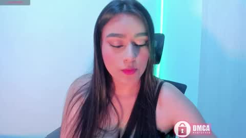 Snapshot of mypretty_isabella chatting on 10/24/25, 05:37 Bella online show from 10/24/25, 05:37