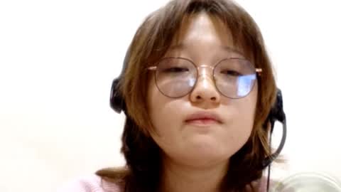 Chloe online show from 10/18/25, 05:14