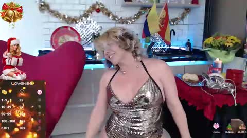 Snapshot of myrnasexxx chatting on 12/25/24, 05:58 Myrna Sessions online show from 12/25/24, 05:58