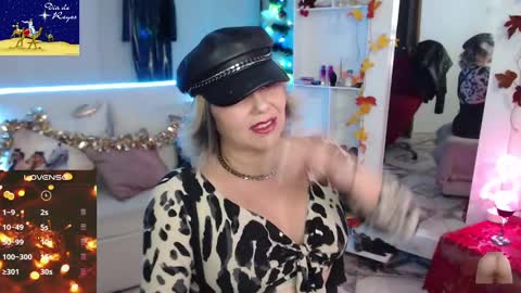 Snapshot of myrnasexxx chatting on 01/05/25, 02:06 Myrna Sessions online show from 01/05/25, 02:06
