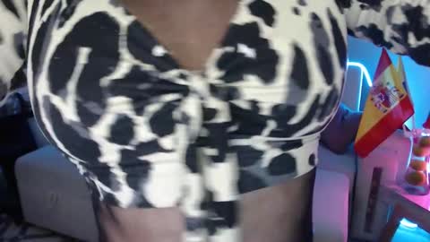 Snapshot of myrnasexxx chatting on 01/28/25, 02:21 Myrna Sessions online show from 01/28/25, 02:21
