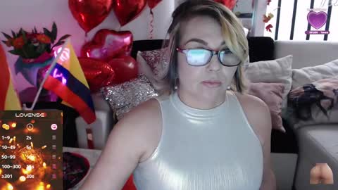 Snapshot of myrnasexxx chatting on 02/17/25, 08:04 Myrna Sessions online show from 02/17/25, 08:04