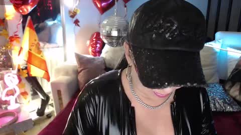 Snapshot of myrnasexxx chatting on 03/07/25, 11:27 Myrna Sessions online show from 03/07/25, 11:27