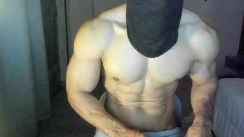 Snapshot of mysterious_muscles chatting on 04/13/26, 11:32 mysterious_muscles online show from 04/13/26, 11:32