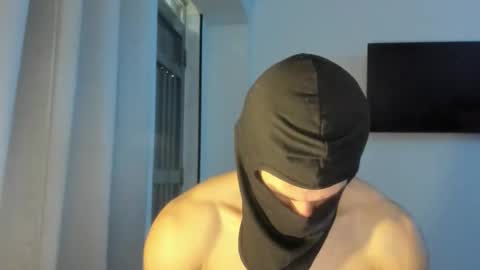 Snapshot of mysterious_muscles chatting on 05/14/26, 04:25 mysterious_muscles online show from 05/14/26, 04:25