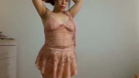 Snapshot of mystic_mika chatting on 11/04/25, 06:51 Mika online show from 11/04/25, 06:51