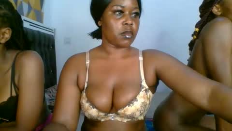Snapshot of mystic_saucy chatting on 10/11/25, 05:33 mystic_saucy online show from 10/11/25, 05:33