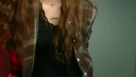 Snapshot of mysticamelia chatting on 02/28/26, 06:25 Amelia online show from 02/28/26, 06:25