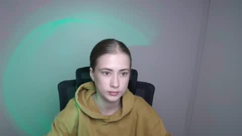 Emelie online show from 09/14/25, 05:06