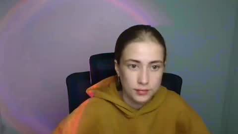 Emelie online show from 09/16/25, 05:19